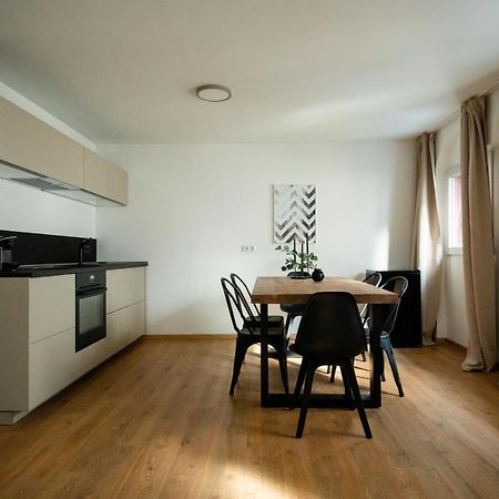 Oldtown Studio Apartment With 2 Bathrooms Дюссельдорф Екстер'єр фото